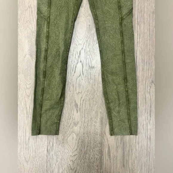 Lululemon 2020 Fast and Free High Rise Tight 25" *Ice Dye size 4 - Picture 9 of 14